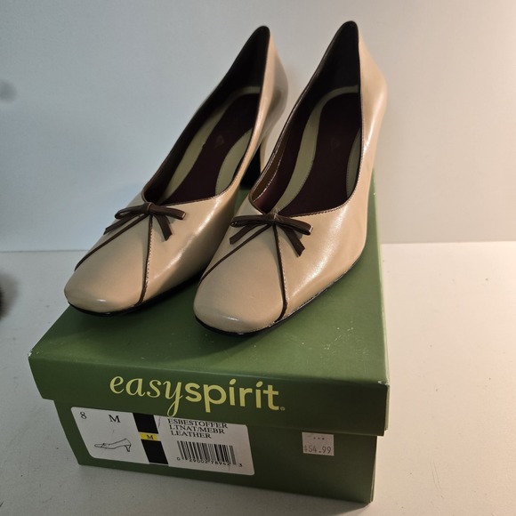 Easy Spirit Size 8 M‎ Beige Nude Leather Round Toe Smartshoe Pumps NEW - Picture 1 of 13
